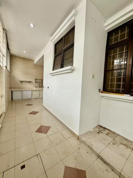 2-storey Terraced House for Sale in Taman Desa Cemerlang (Ulu Tiram) - Sean Yeoh - Kitchen - PropertyGuru.com.my