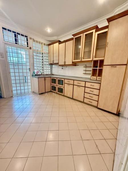 2-storey Terraced House for Sale in Taman Desa Cemerlang (Ulu Tiram) - Sean Yeoh - Kitchen - PropertyGuru.com.my