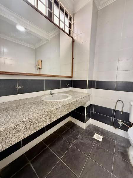 2-storey Terraced House for Sale in Taman Desa Cemerlang (Ulu Tiram) - Sean Yeoh - Bathroom - PropertyGuru.com.my