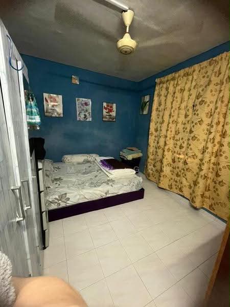 Rumah Flat untuk Dijual di Tasek Seri Alam - Smith Goh - Bedroom - PropertyGuru.com.my