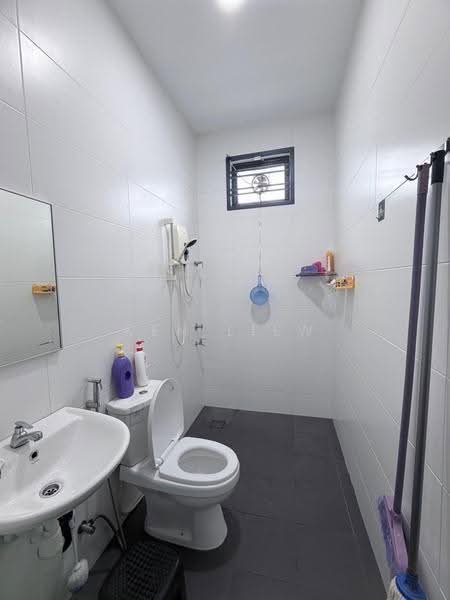 Rumah Teres 2-Tingkat untuk Dijual di Johor Bahru (Johor) - Ken Liew - Bathroom - PropertyGuru.com.my