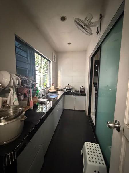3-storey Terraced House for Sale in Lake Fields (Sungai Besi) - David Chee - Kitchen - PropertyGuru.com.my