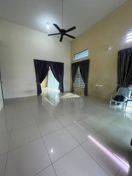 Rumah Banglo untuk Disewa di Gopeng (Perak) - Kelvin Chong - Living Room - PropertyGuru.com.my