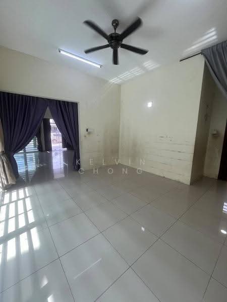 Rumah Banglo untuk Disewa di Gopeng (Perak) - Kelvin Chong - Living Room - PropertyGuru.com.my