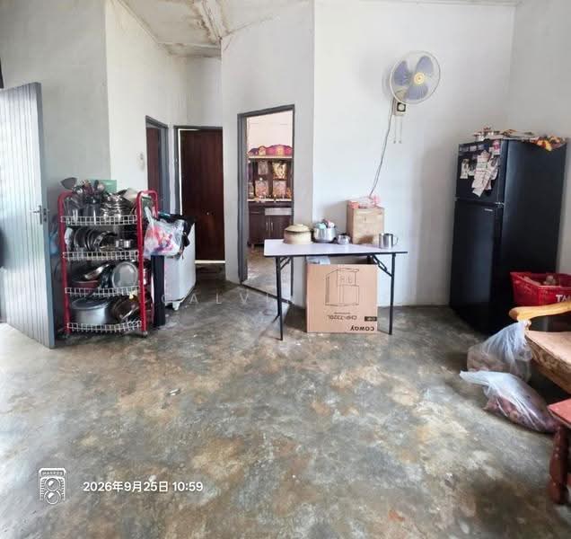 1-storey Terraced House for Sale in Taman Universiti (Skudai) - Calvin Lee - Kitchen - PropertyGuru.com.my