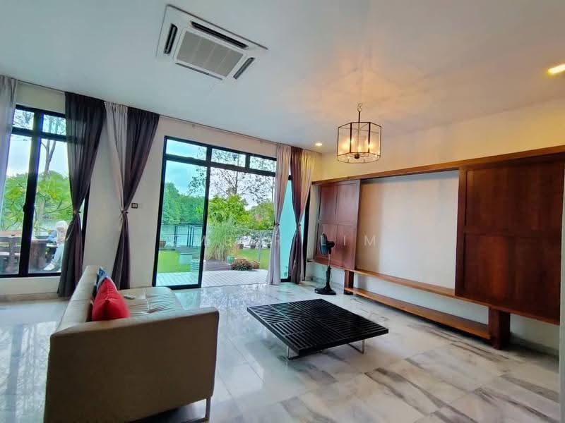 Rumah Berkembar untuk Disewa di Senibong (Permas Jaya) - Ember Lim - Living Room - PropertyGuru.com.my