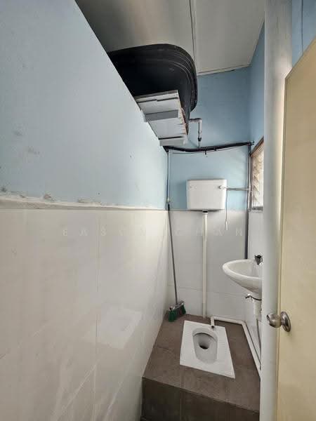 Kedai untuk Dijual di Taman Muda (Ampang) - Eason Chan - Bathroom - PropertyGuru.com.my