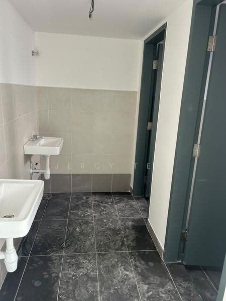 Kedai / Pejabat untuk Disewa di Taman Industri Jaya (Skudai) - Jercy Ten - Bathroom - PropertyGuru.com.my
