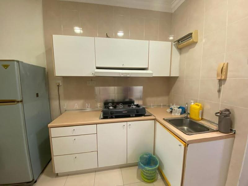 Pangsapuri untuk Disewa di Sri Samudera Apartment (Seaview Residence Suites) - Janessa Lim - Kitchen - PropertyGuru.com.my