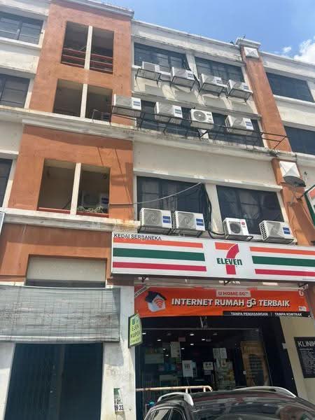 3-storey Terraced House for Rent in Puchong (Selangor) - Mak Hon Yean - Exterior - PropertyGuru.com.my