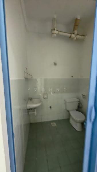 Pangsapuri untuk Dijual di Sri Awana Townhouse - Yvonne Lim - Bathroom - PropertyGuru.com.my