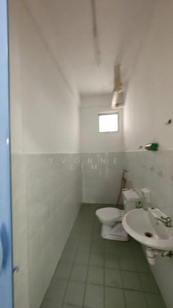 Pangsapuri untuk Dijual di Sri Awana Townhouse - Yvonne Lim - Bathroom - PropertyGuru.com.my