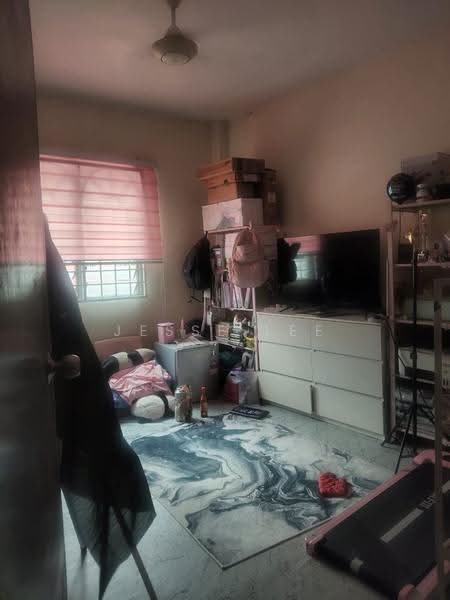 Flat for Sale at Pangsapuri Sri Meranti - Jesse Lee - Bedroom - PropertyGuru.com.my