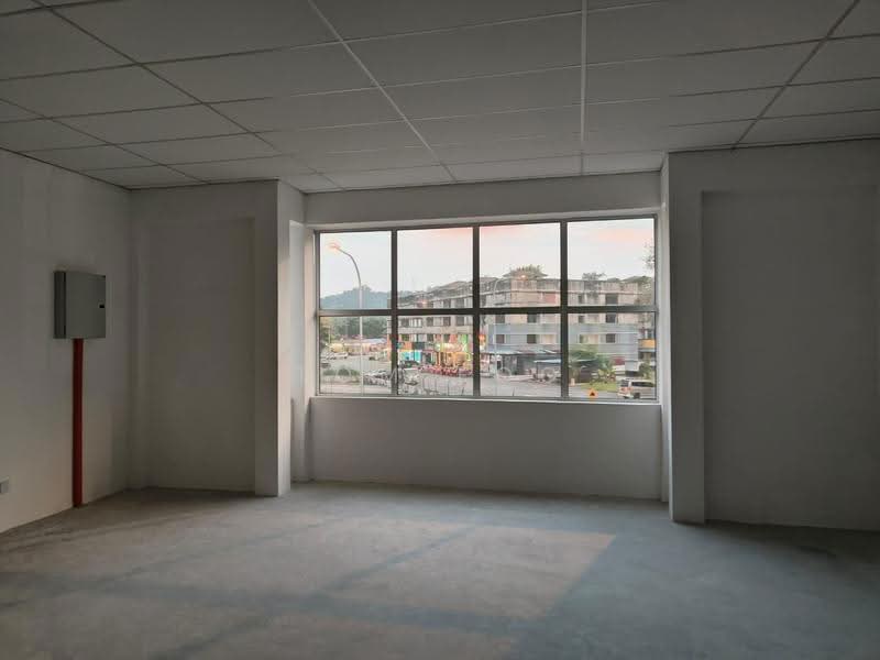 Kedai / Pejabat untuk Disewa di (Bukit Sentosa 2) Seksyen Bs2 (Serendah) - Tom Foo - Interior - PropertyGuru.com.my
