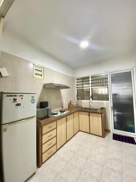 Condominium for Rent at Gurney Park Condominium - Gan Chun Kai - Kitchen - PropertyGuru.com.my