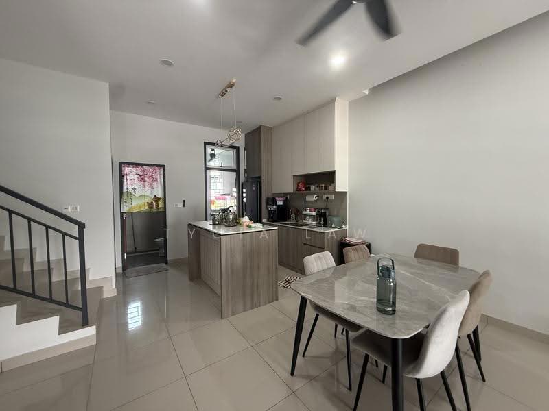 Rumah Teres 2-Tingkat untuk Dijual di Skudai (Johor) - Tycia Law - Kitchen - PropertyGuru.com.my