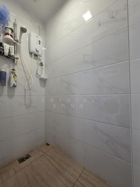 Service Residence for Sale at Country Garden Central Park - Crystal Kong - Bathroom - PropertyGuru.com.my