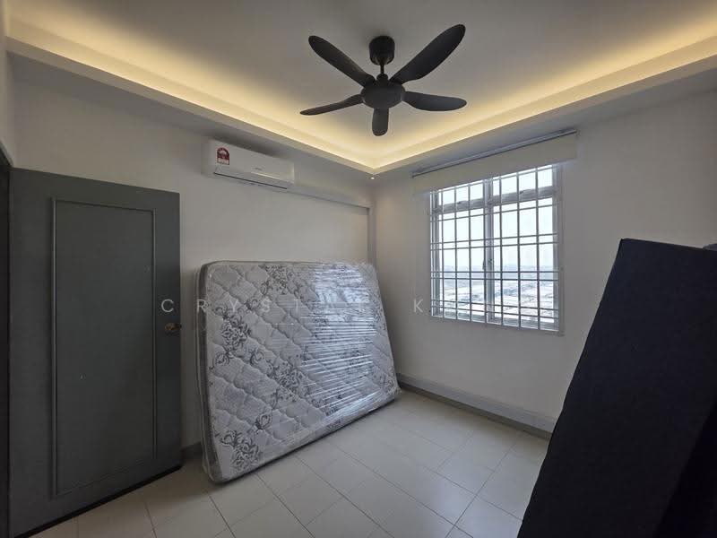 Apartment for Sale at Lake View Suites - Crystal Kong - Bedroom - PropertyGuru.com.my