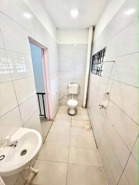 Rumah Teres 2-Tingkat untuk Dijual di Pasir Gudang (Johor) - Firdaus Dauz - Bathroom - PropertyGuru.com.my