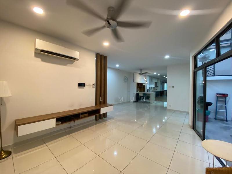 2-storey Terraced House for Sale in Laman Glenmarie (Shah Alam) - Sze Mun - Living Room - PropertyGuru.com.my