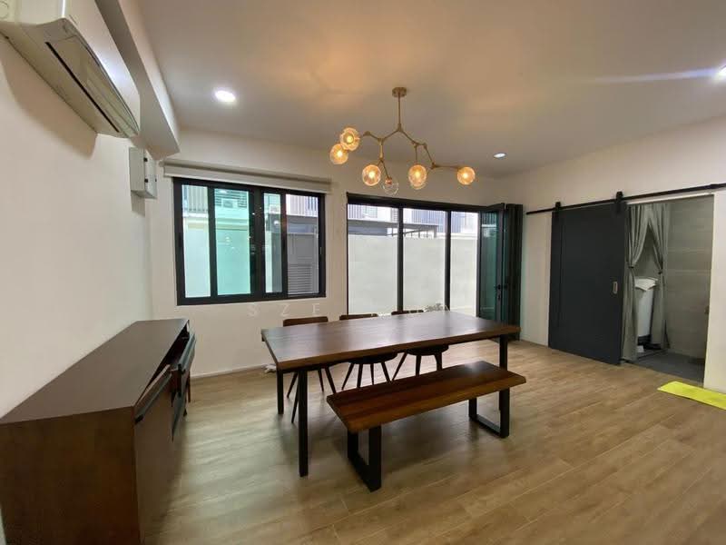 2-storey Terraced House for Sale in Laman Glenmarie (Shah Alam) - Sze Mun - Dining Room - PropertyGuru.com.my