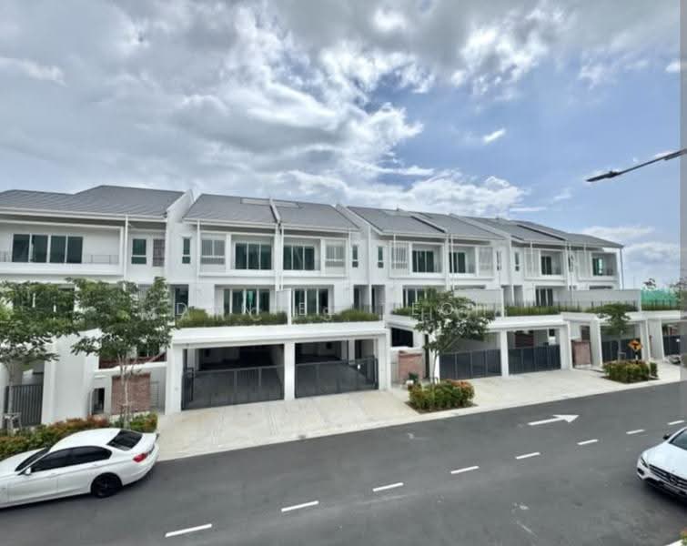 3-storey Terraced House for Sale in Pulau Andaman (Tanjung Tokong) - Daniel Teoh - PropertyGuru.com.my