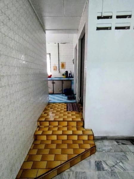 1-storey Terraced House for Sale in Taman Ungku Tun Aminah (Skudai) - Kayden Voon - Corridor - PropertyGuru.com.my