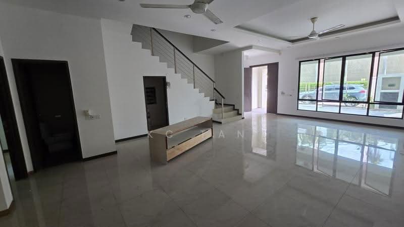 Rumah Teres 3-Tingkat untuk Dijual di Bandar Bayan Bahru (Bayan Lepas) - KC Tan - Living Room - PropertyGuru.com.my