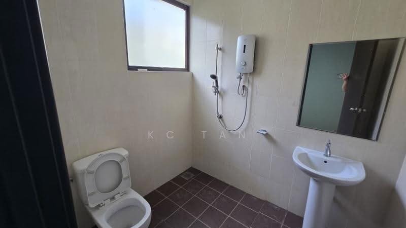 Rumah Teres 3-Tingkat untuk Dijual di Bandar Bayan Bahru (Bayan Lepas) - KC Tan - Bathroom - PropertyGuru.com.my