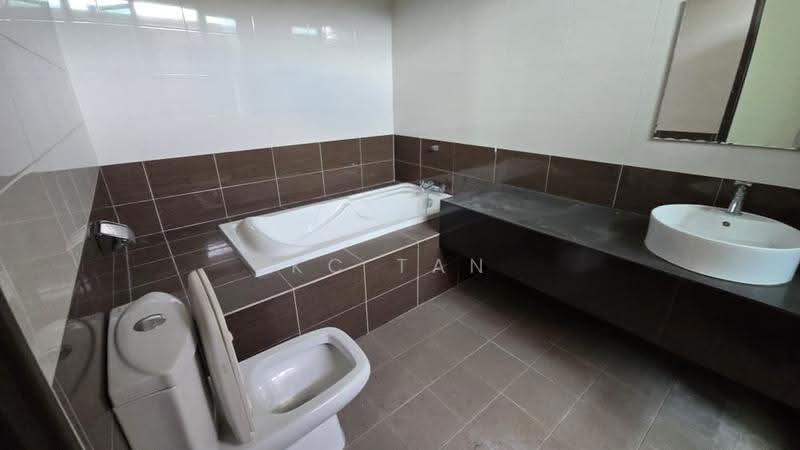 Rumah Teres 3-Tingkat untuk Dijual di Bandar Bayan Bahru (Bayan Lepas) - KC Tan - Bathroom - PropertyGuru.com.my
