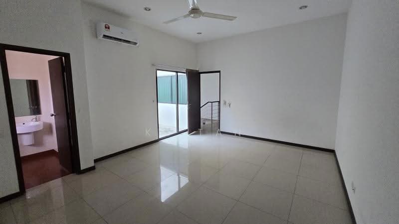 Rumah Teres 3-Tingkat untuk Dijual di Bandar Bayan Bahru (Bayan Lepas) - KC Tan - Living Room - PropertyGuru.com.my