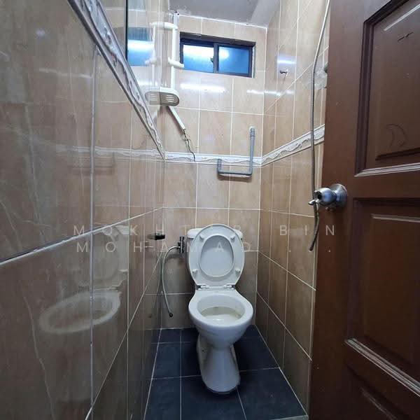 1-storey Terraced House for Rent in Bandar Kinrara Seksyen 4 (Bandar Kinrara) - Mokhtar Bin Mohamad Akhir - Bathroom - PropertyGuru.com.my