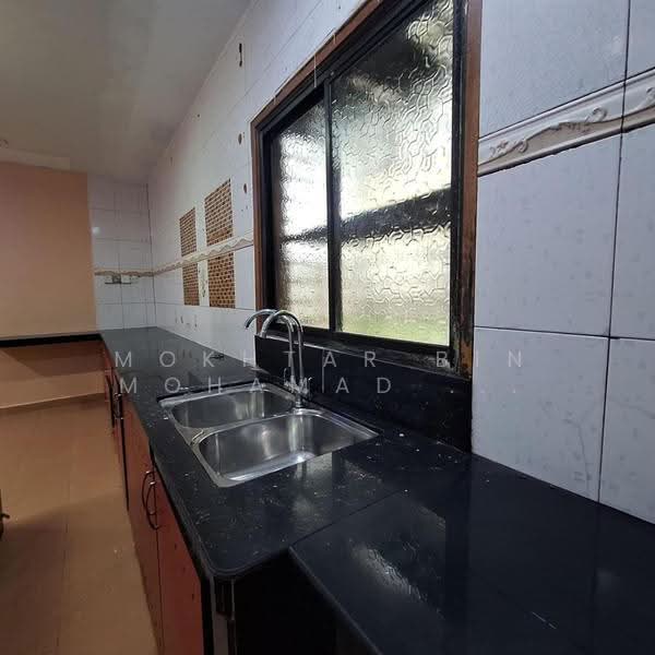 1-storey Terraced House for Rent in Bandar Kinrara Seksyen 4 (Bandar Kinrara) - Mokhtar Bin Mohamad Akhir - Kitchen - PropertyGuru.com.my