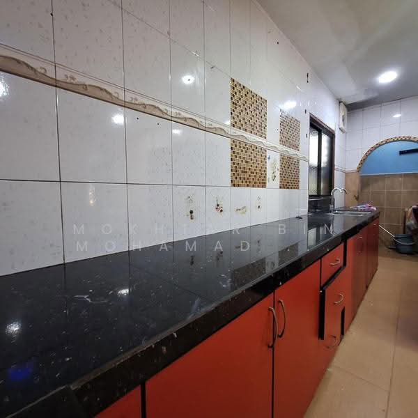 1-storey Terraced House for Rent in Bandar Kinrara Seksyen 4 (Bandar Kinrara) - Mokhtar Bin Mohamad Akhir - Kitchen - PropertyGuru.com.my