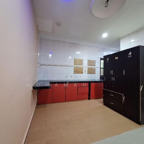 1-storey Terraced House for Rent in Bandar Kinrara Seksyen 4 (Bandar Kinrara) - Mokhtar Bin Mohamad Akhir - Kitchen - PropertyGuru.com.my