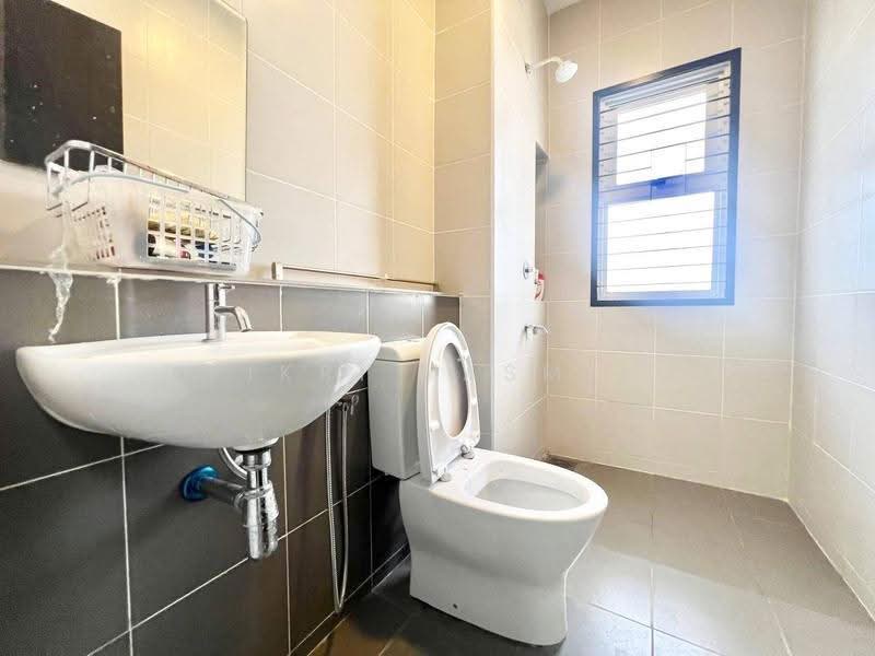 Terraced House for Sale in Bandar Serenia (Dengkil) - Fikri Yasmin - Bathroom - PropertyGuru.com.my
