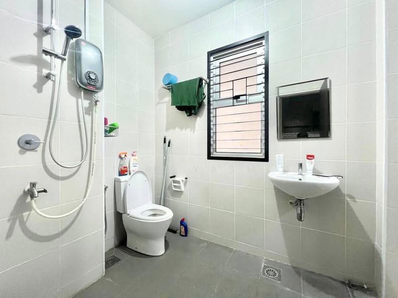 Terraced House for Sale in Bandar Serenia (Dengkil) - Fikri Yasmin - Bathroom - PropertyGuru.com.my