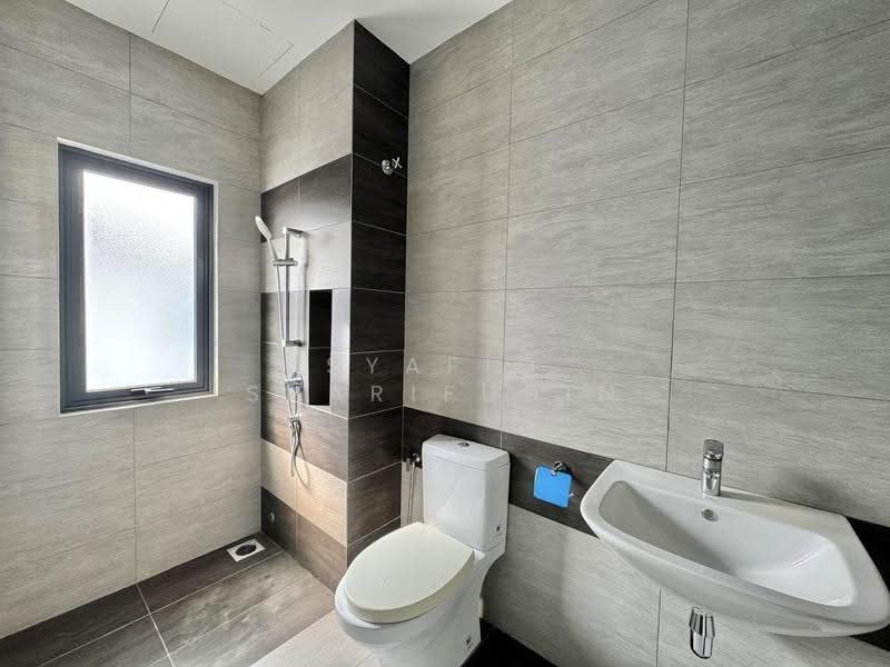 Semi-Detached House for Sale in Sungai Buloh (Selangor) - Syafiq Sharifudin - Bathroom - PropertyGuru.com.my