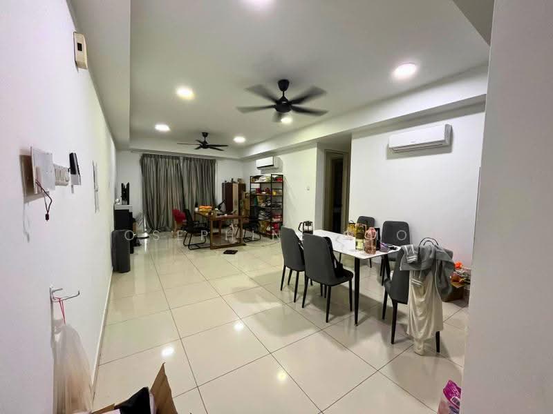 Kediaman Servis untuk Dijual di Temasya 8 - Josephine Chou - Living Room - PropertyGuru.com.my