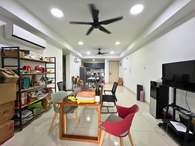 Kediaman Servis untuk Dijual di Temasya 8 - Josephine Chou - Living Room - PropertyGuru.com.my