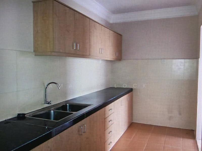 Apartment for Sale at Pangsapuri Saraka - Amanda Lock - Kitchen - PropertyGuru.com.my