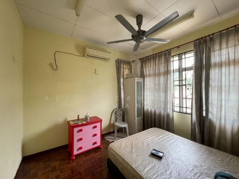 Semi-Detached House for Sale in Taman Cheras Jaya (Cheras) - Azizul Kamarul Zaman - Bedroom - PropertyGuru.com.my