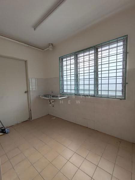 Flat for Rent at Taman Tasik Utama - Christy Chew - Kitchen - PropertyGuru.com.my