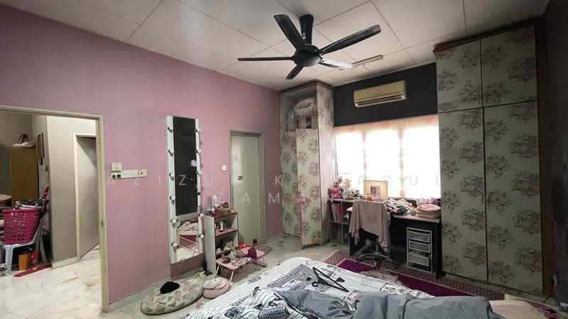 Semi-Detached House for Sale in Bandar Sunway Semenyih (Semenyih) - Azizul Kamarul Zaman - Bedroom - PropertyGuru.com.my
