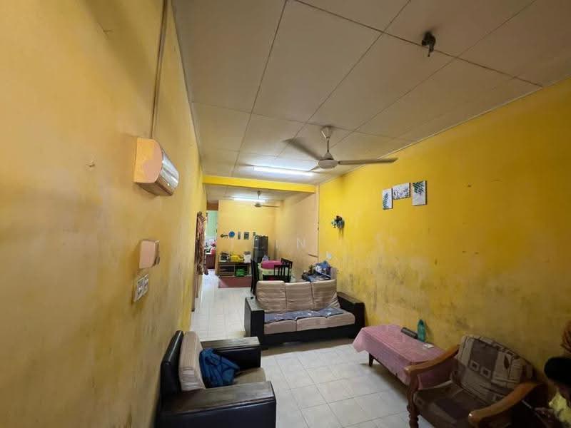 1-storey Terraced House for Sale in Bandar Tasek Mutiara (Simpang Ampat) - Yilin . - Living Room - PropertyGuru.com.my