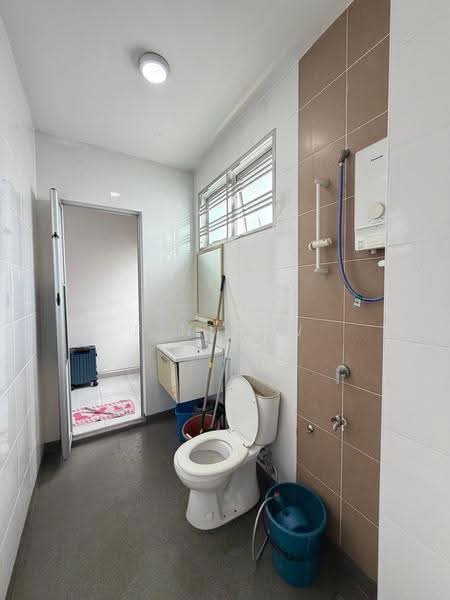 Rumah Teres untuk Dijual di Taman Pulai Jaya (Kulai) - Finn Aw - Bathroom - PropertyGuru.com.my