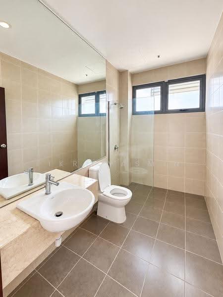 Rumah Banglo untuk Dijual di Bandar Seri Putra (Bangi) - Fikri Yasmin - Bathroom - PropertyGuru.com.my