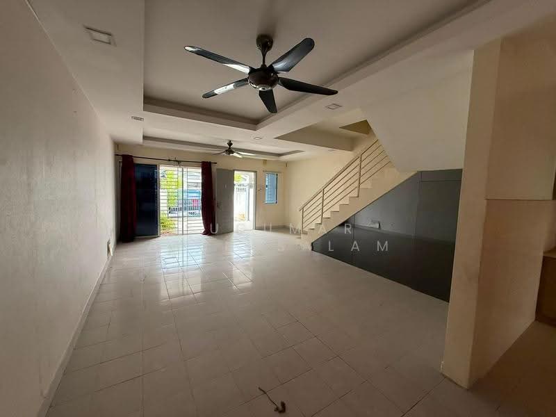Terraced House for Sale in Shah Alam (Selangor) - Sugumar Arunasalam - Living Room - PropertyGuru.com.my