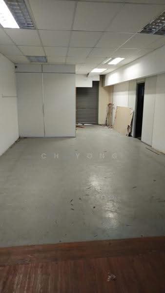 Shop for Sale in Bandar Putra Permai (Seri Kembangan) - ch yong - Interior - PropertyGuru.com.my