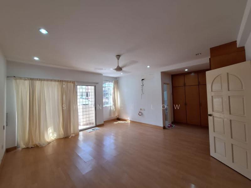 2.5-storey Terraced House for Sale in BANDAR PUCHONG JAYA (Puchong) - Shanice Low - Living Room - PropertyGuru.com.my